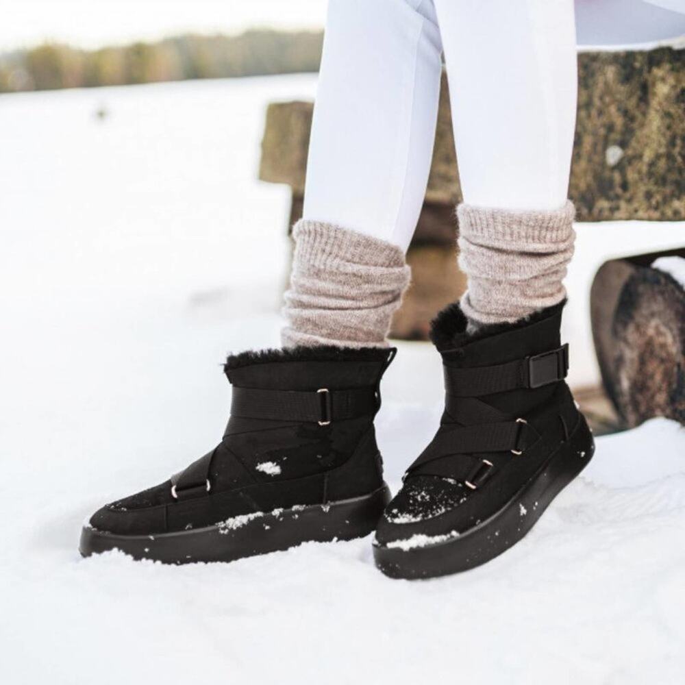 UGG Classic Boom Buckle Boots Black Shearling Fur Lined Sz 6 $198